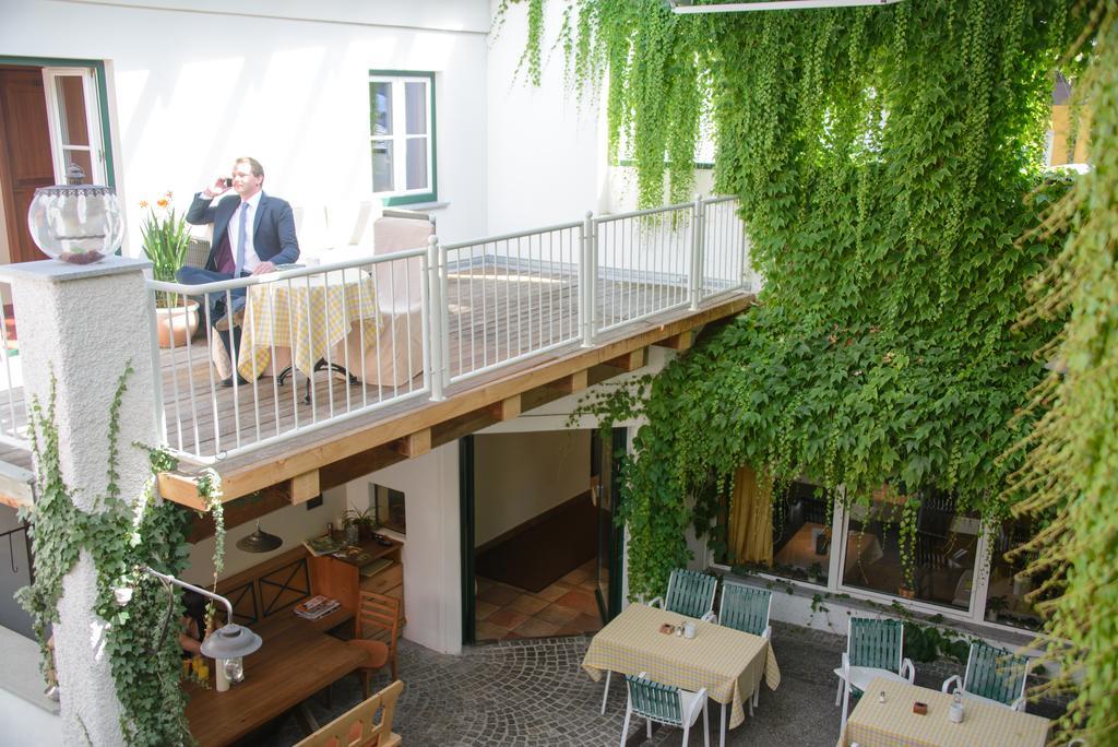 Gasthof Hotel Zweimueller Grieskirchen Exterior photo