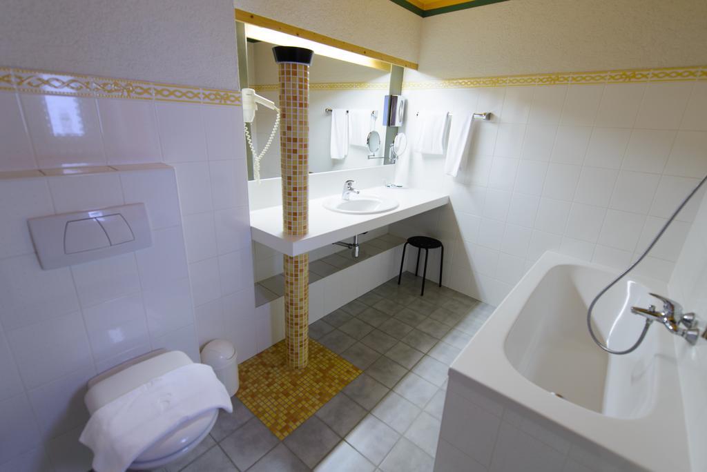 Gasthof Hotel Zweimueller Grieskirchen Room photo